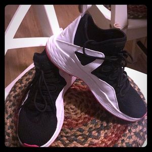 Youth jordans- size 7 fit like a women's 8